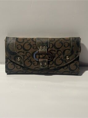 Guess Vintage  Wallet, Tri fold, Credit Card Slots, Great Shape Brown